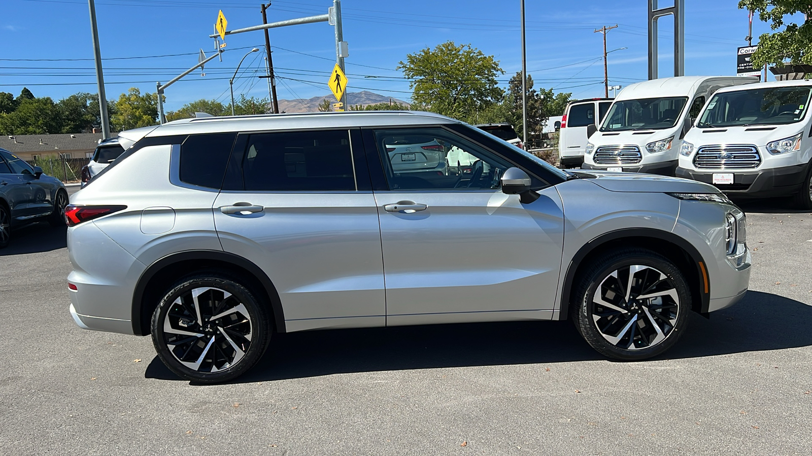 2024 Mitsubishi Outlander SEL 2