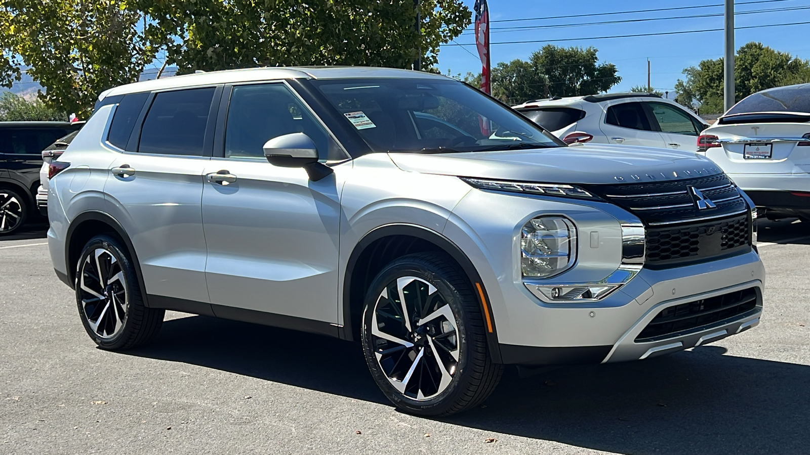 2024 Mitsubishi Outlander SE 1