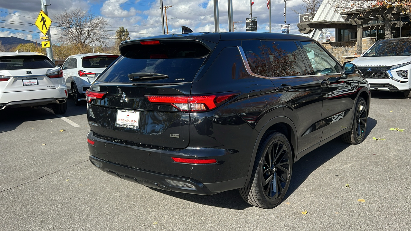 2024 Mitsubishi Outlander SE Black Edition 3