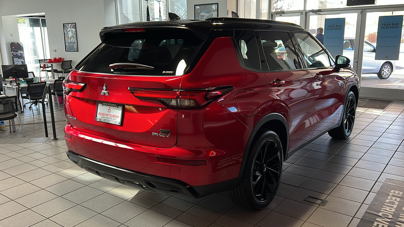 2025 Mitsubishi Outlander Plug-In Hybrid SEL Black Edition 4