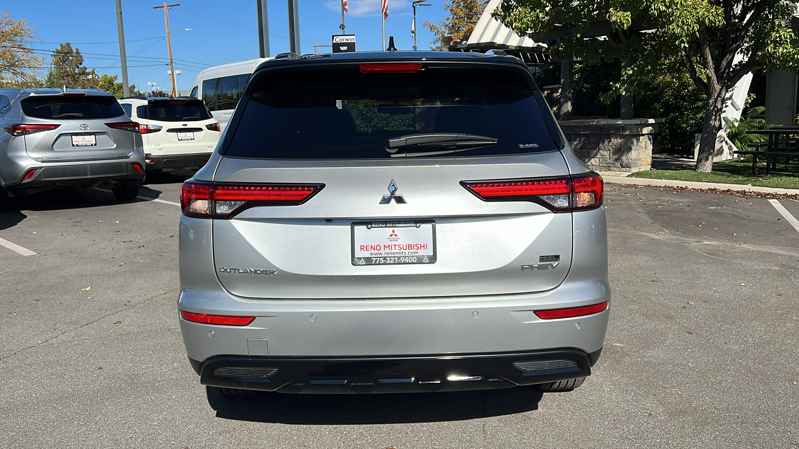 2025 Mitsubishi Outlander Plug-In Hybrid SEL Black Edition 4