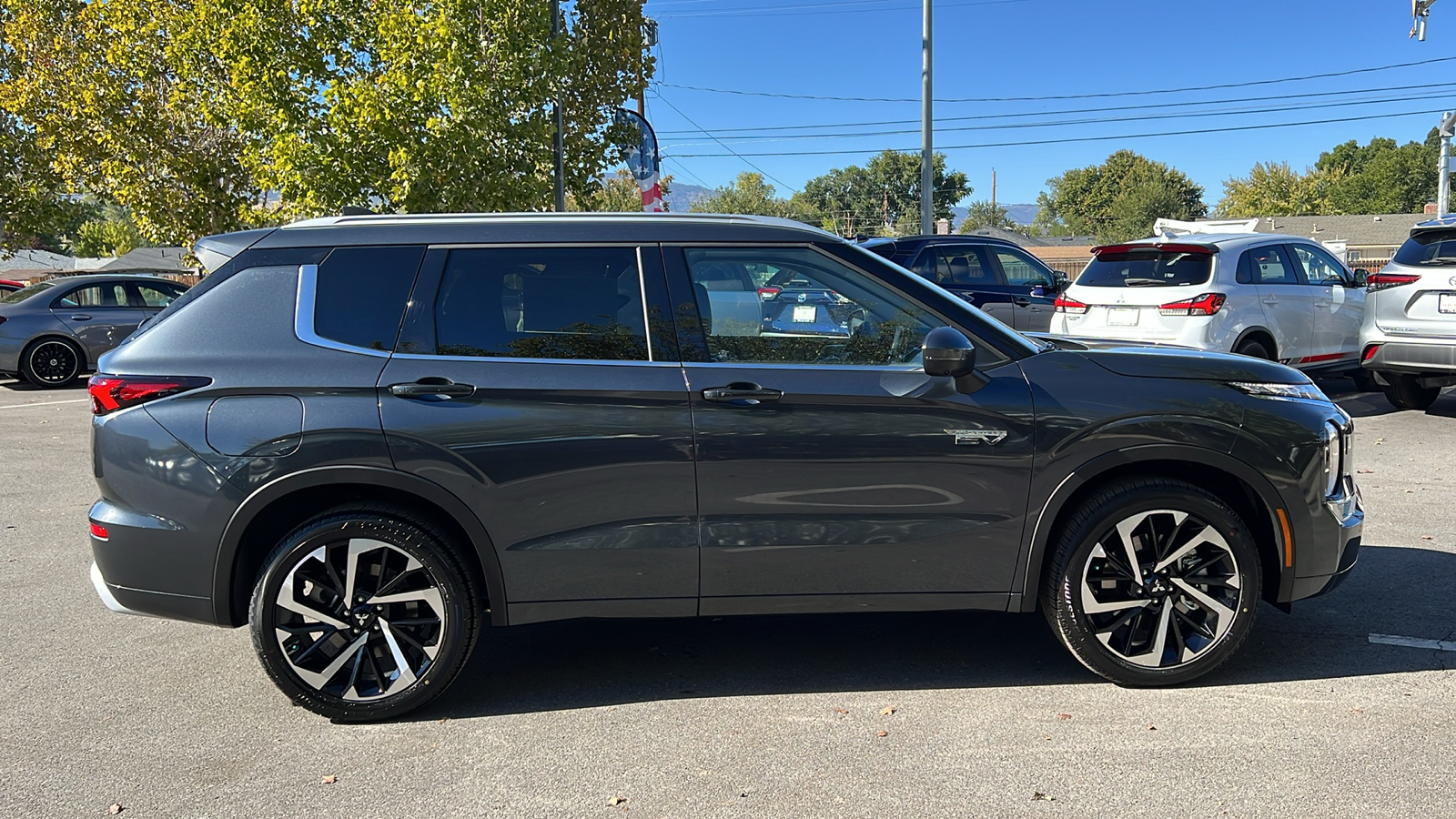 2025 Mitsubishi Outlander Plug-In Hybrid SEL 2