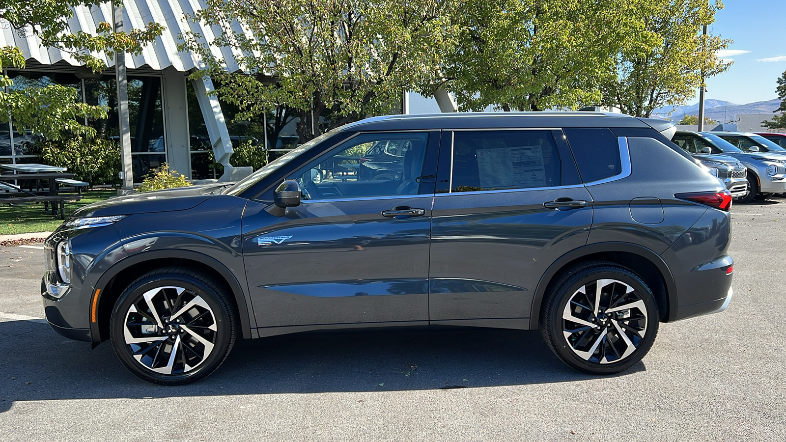 2025 Mitsubishi Outlander Plug-In Hybrid SEL 6