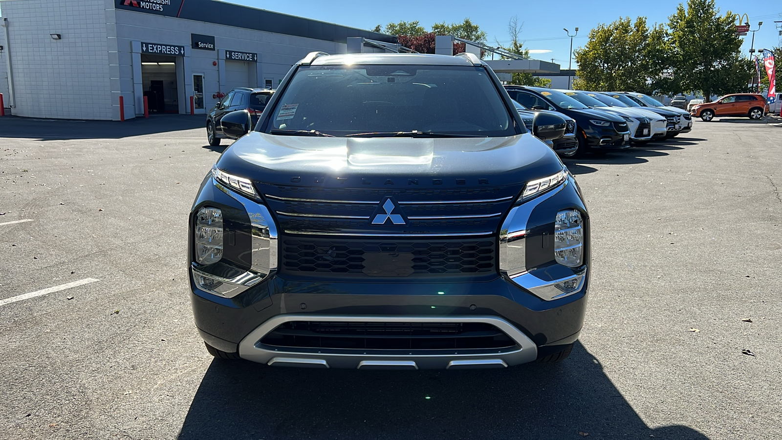 2025 Mitsubishi Outlander Plug-In Hybrid SEL 8