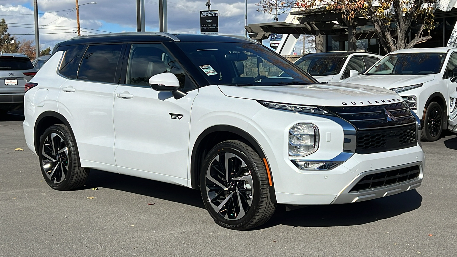 2025 Mitsubishi Outlander Plug-In Hybrid SEL 1