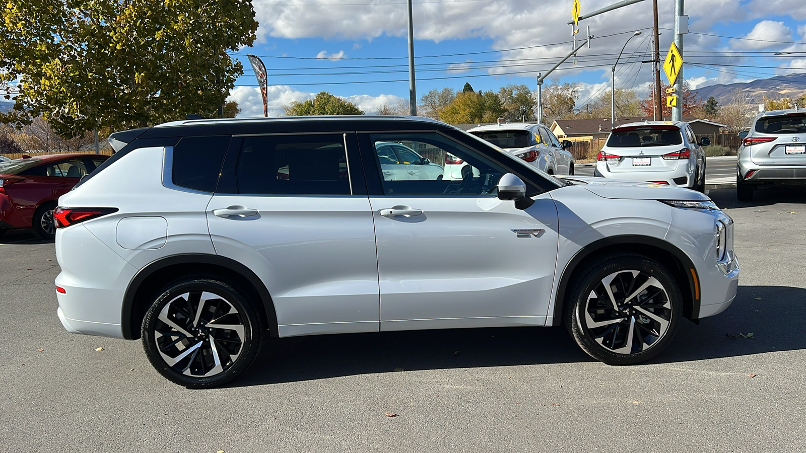 2025 Mitsubishi Outlander Plug-In Hybrid SEL 2