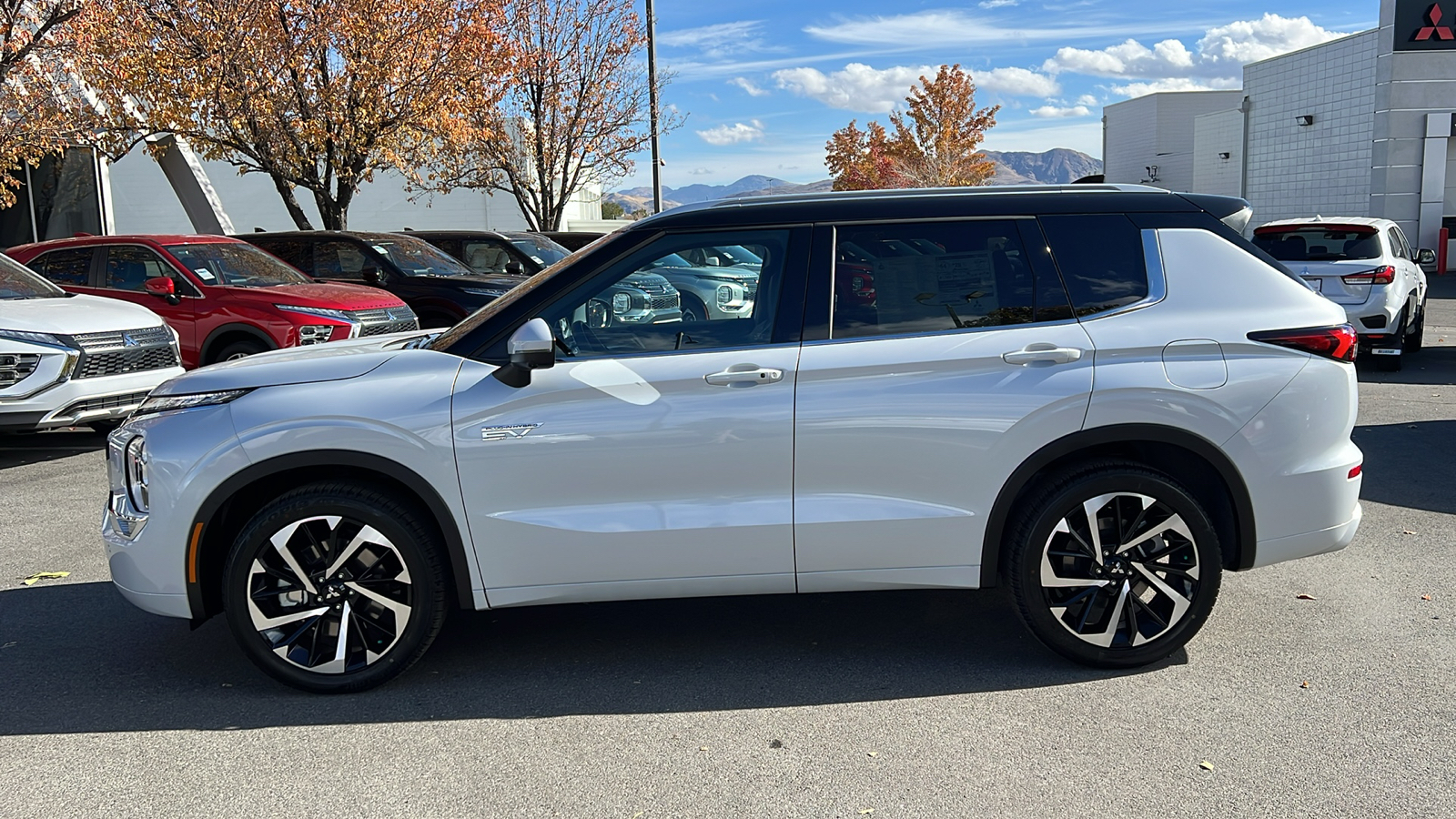 2025 Mitsubishi Outlander Plug-In Hybrid SEL 6