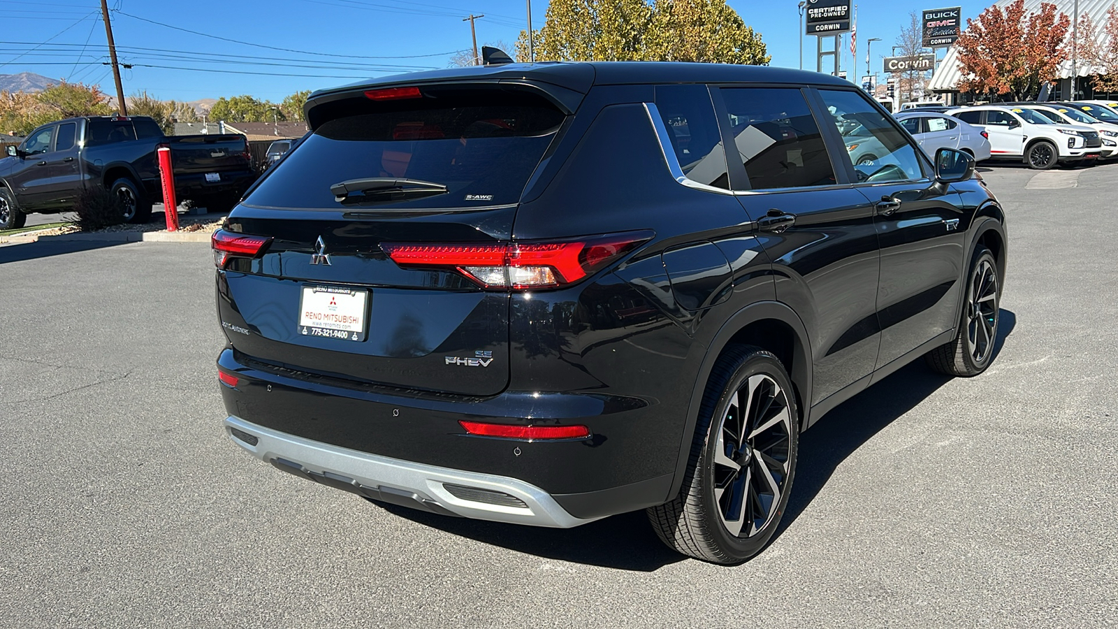 2025 Mitsubishi Outlander Plug-In Hybrid SE 3