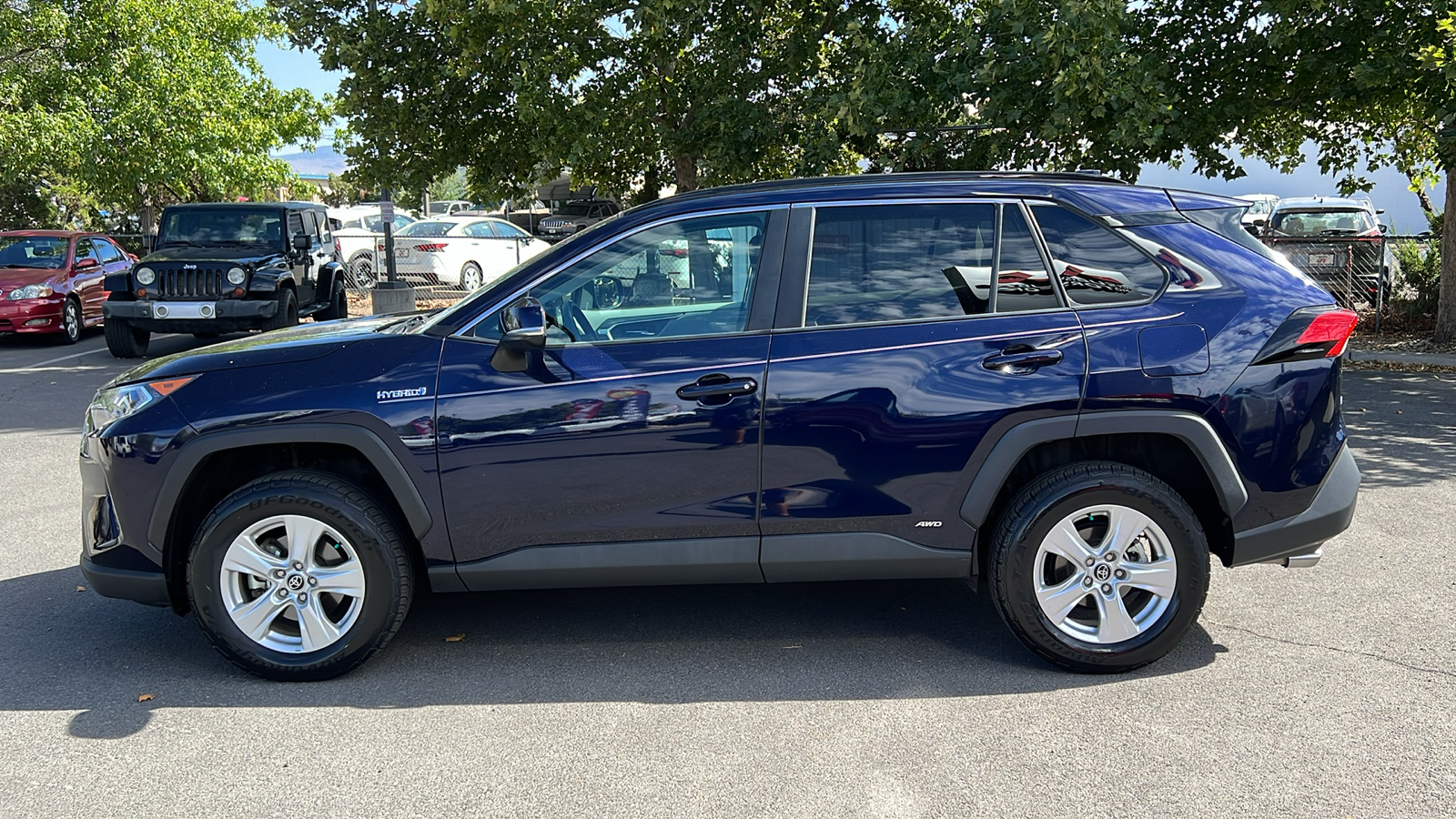 2020 Toyota RAV4 Hybrid XLE 6