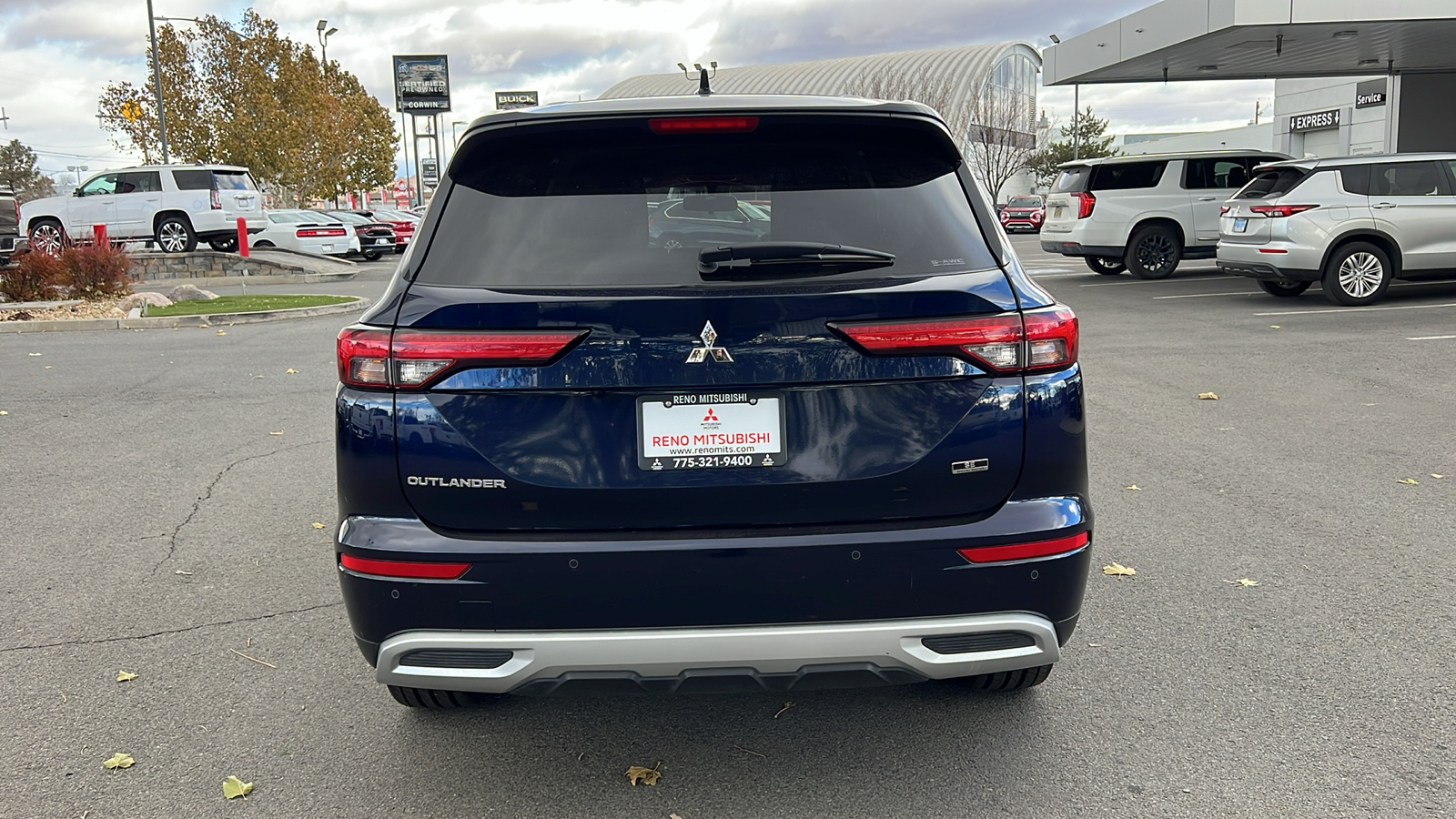 2023 Mitsubishi Outlander SE Special Edition 4