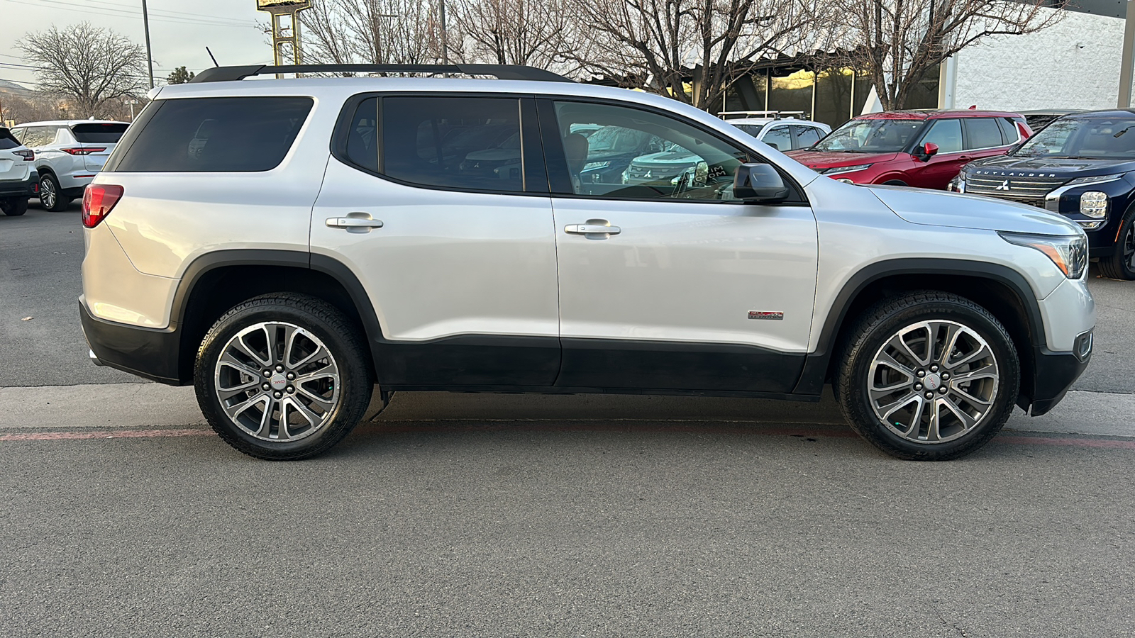 2017 GMC Acadia SLT 2