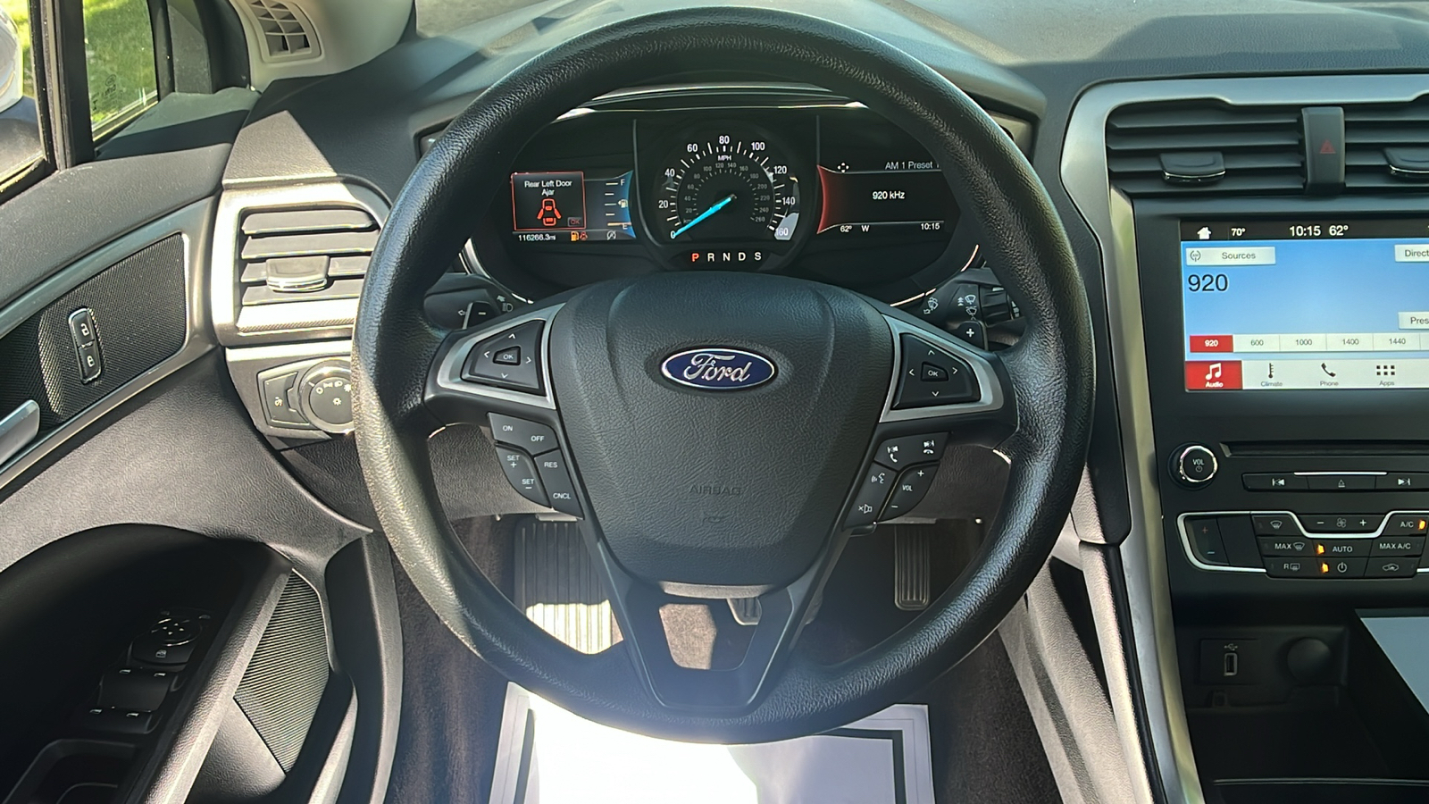 2017 Ford Fusion SE 23