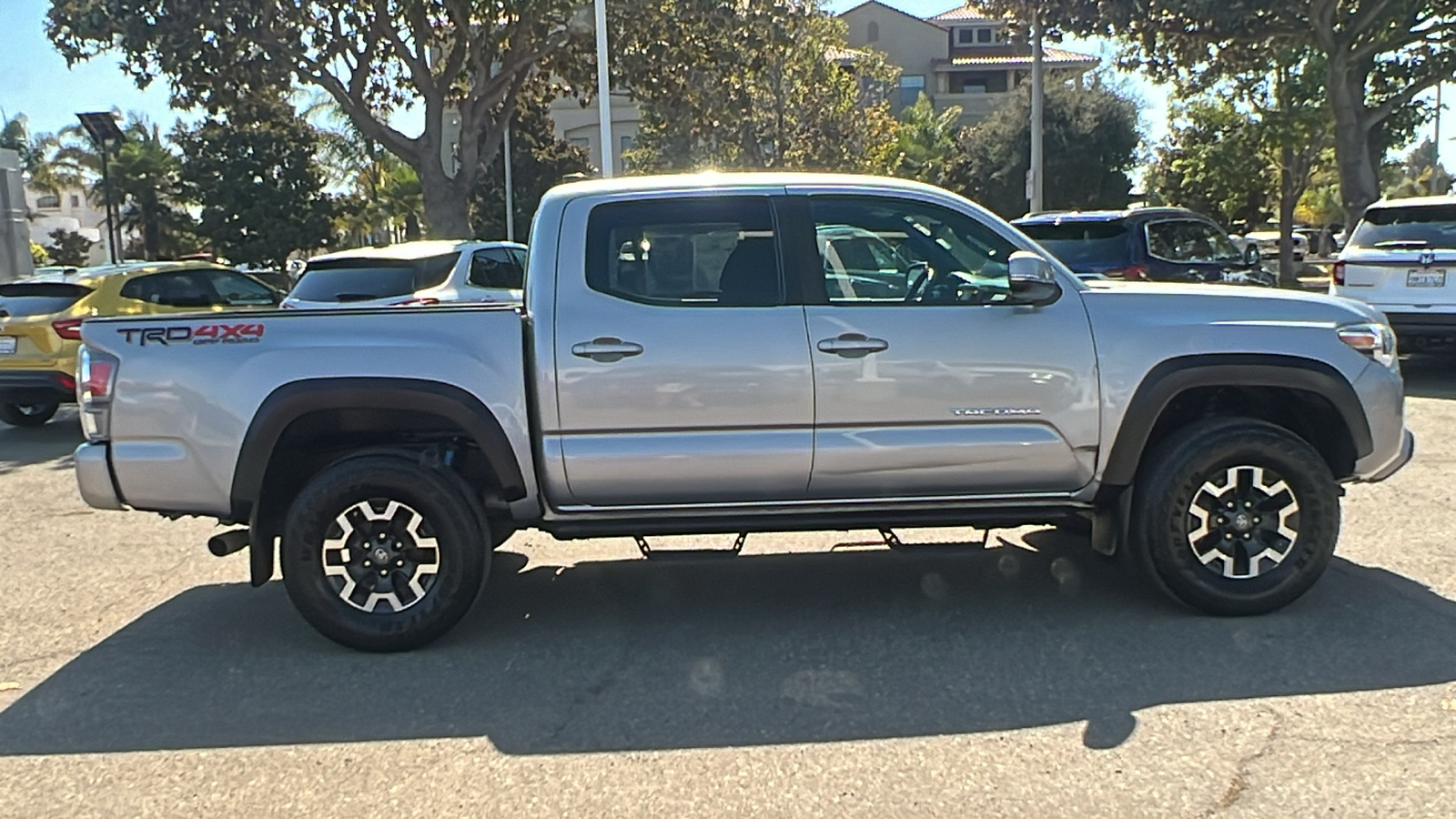 2020 Toyota Tacoma TRD Sport 2