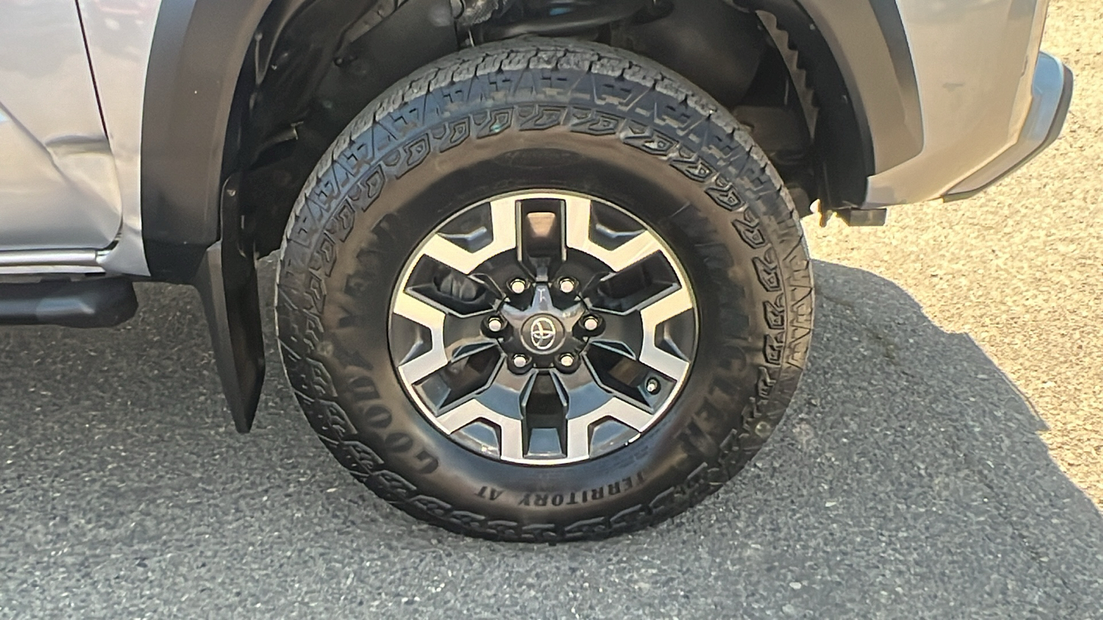 2020 Toyota Tacoma TRD Sport 9