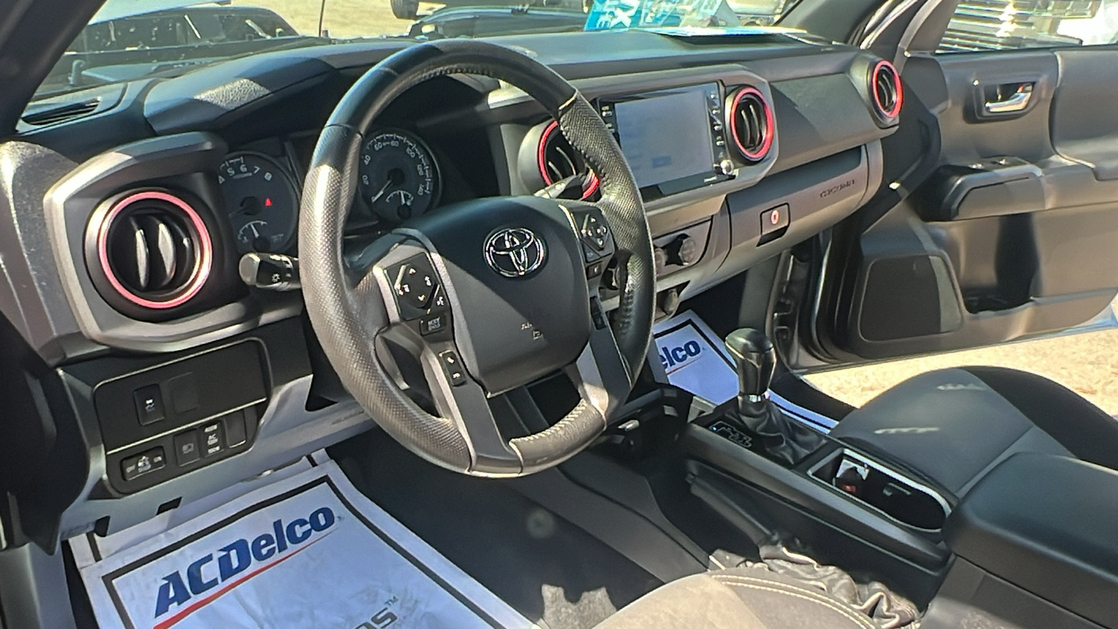 2020 Toyota Tacoma TRD Sport 17