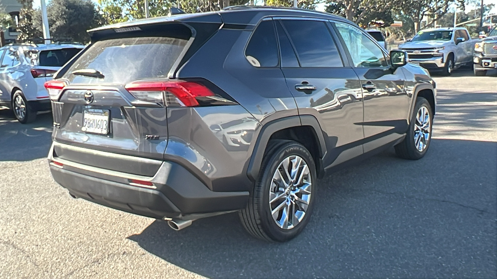 2020 Toyota RAV4 XLE Premium 3