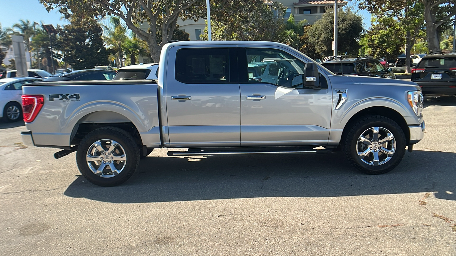 2021 Ford F-150 XLT 2