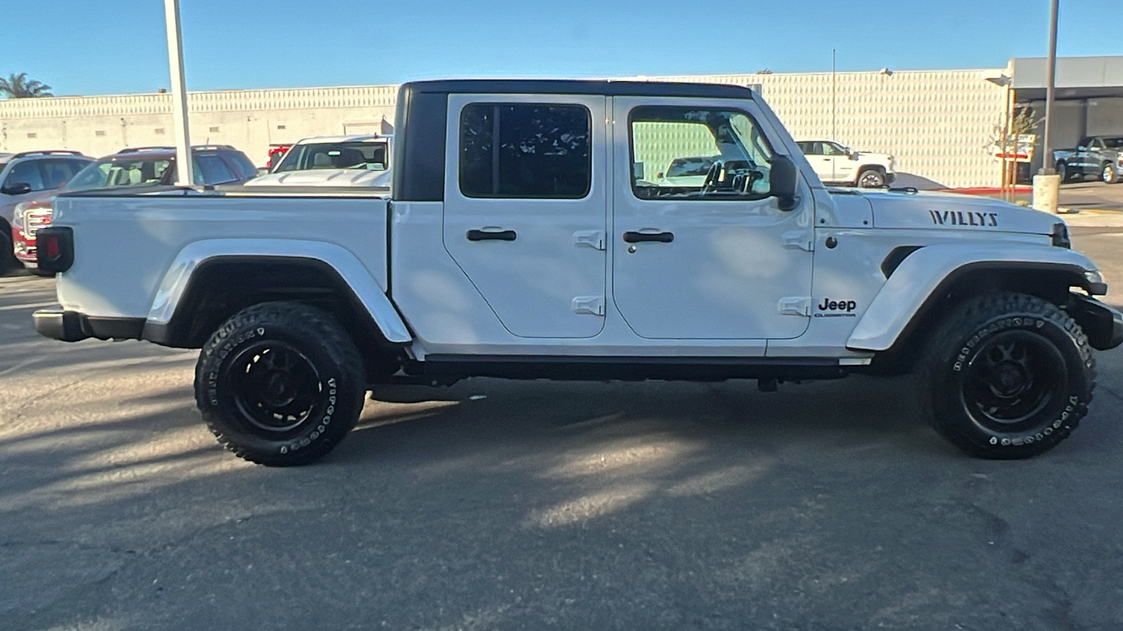 2022 Jeep Gladiator  2