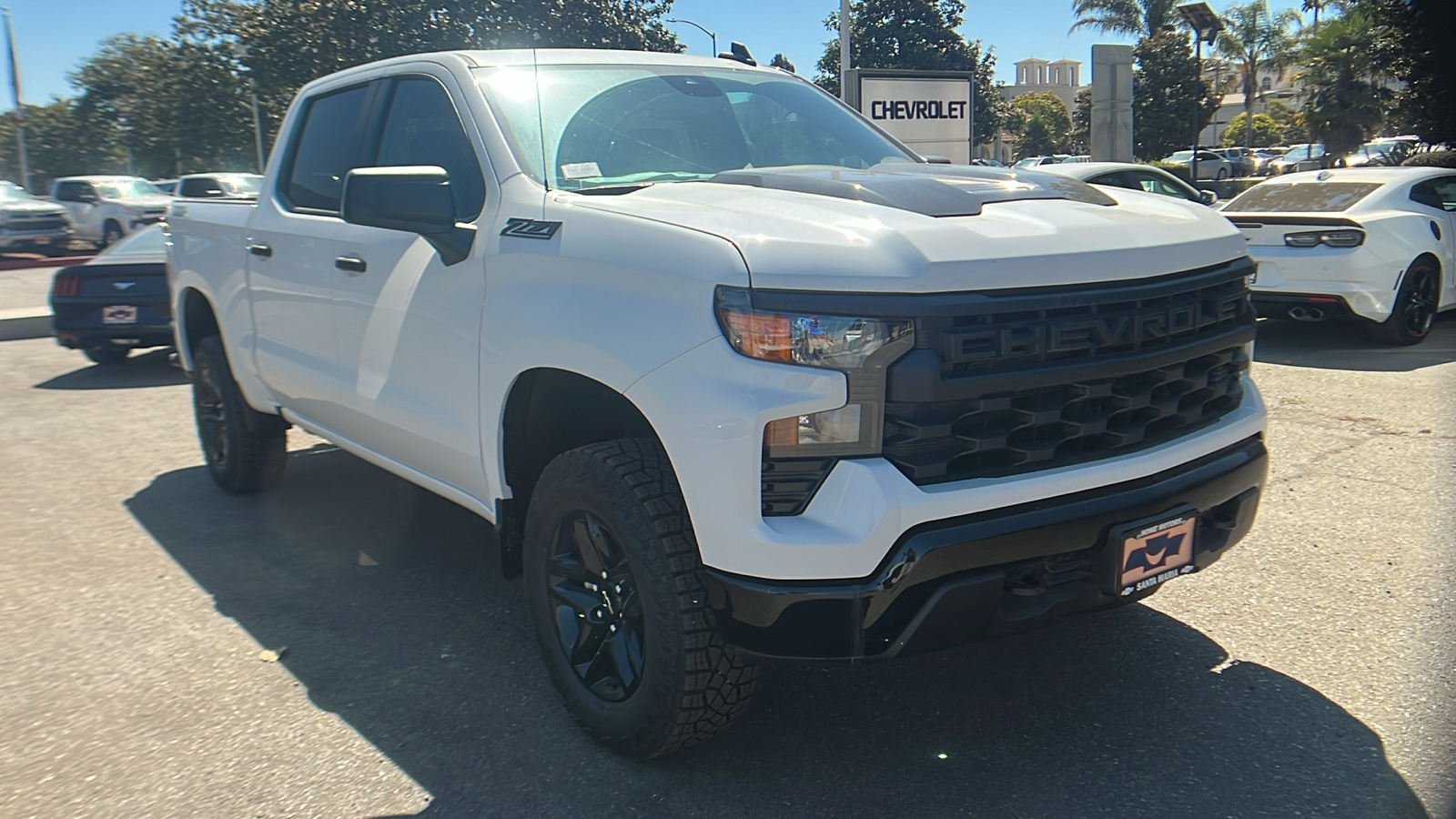 2024 Chevrolet Silverado 1500 Custom Trail Boss 1