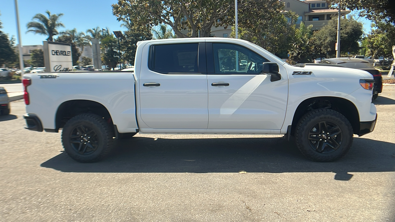 2024 Chevrolet Silverado 1500 Custom Trail Boss 2