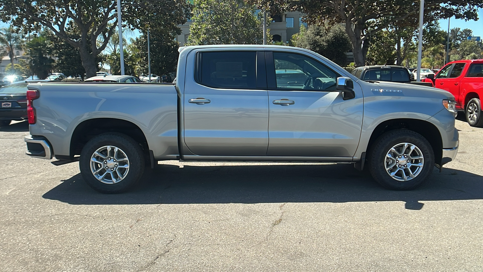 2024 Chevrolet Silverado 1500 LT 2