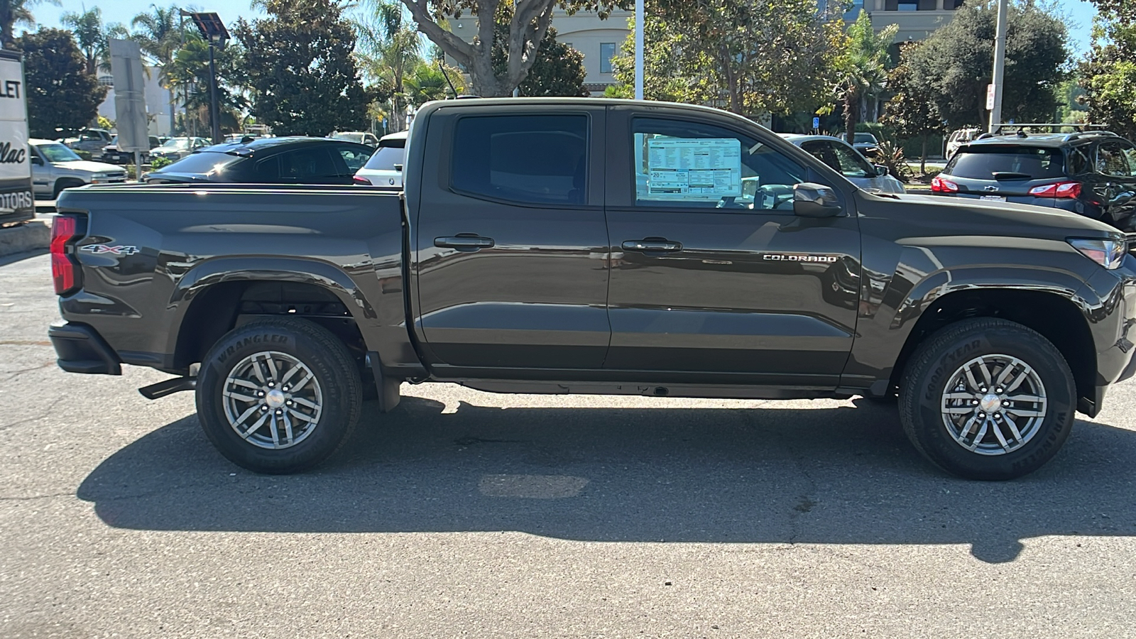 2024 Chevrolet Colorado LT 2