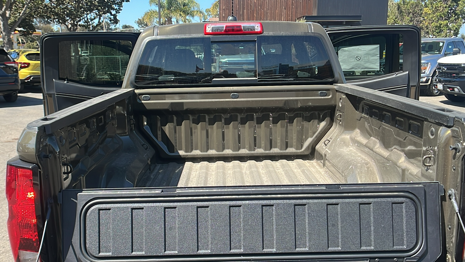 2024 Chevrolet Colorado LT 12