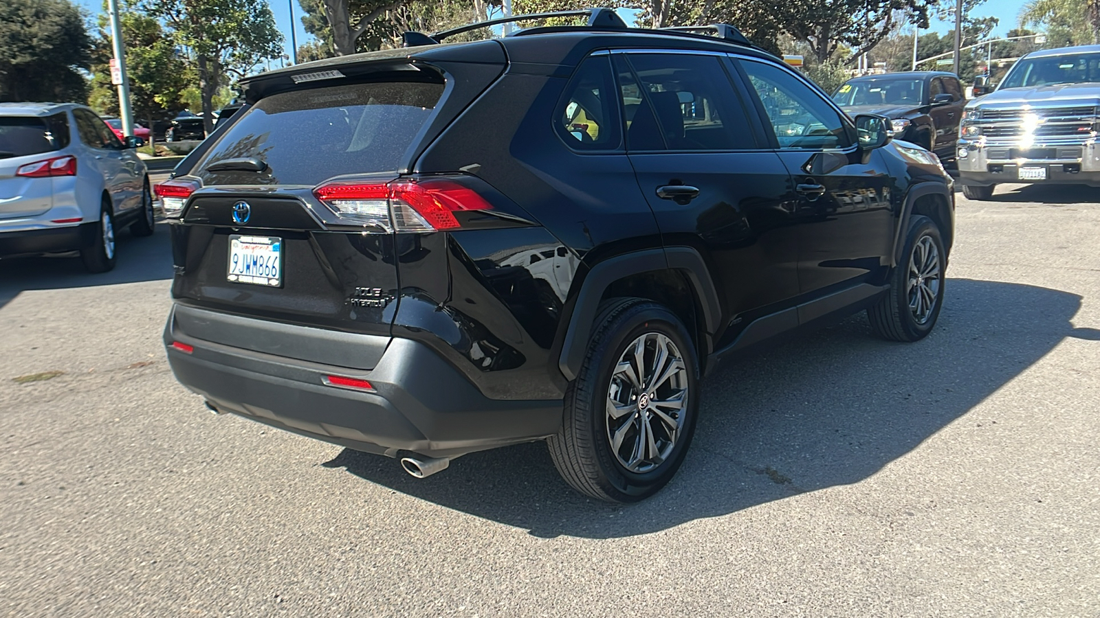 2024 Toyota RAV4 Hybrid XLE Premium 3