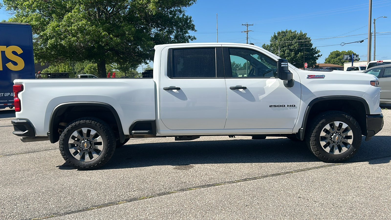 2024 Chevrolet Silverado 2500HD Custom 2