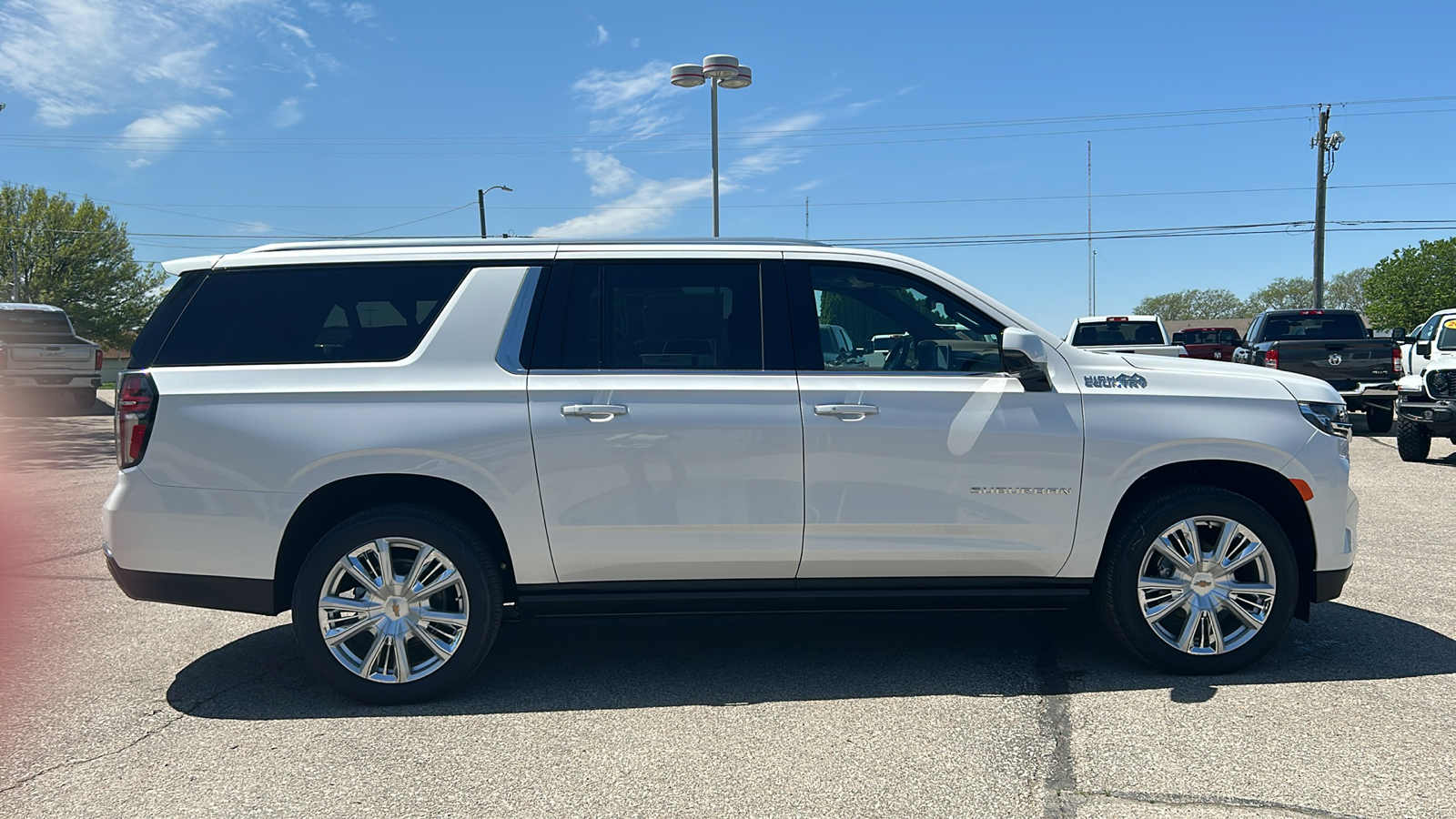 2024 Chevrolet Suburban High Country 2