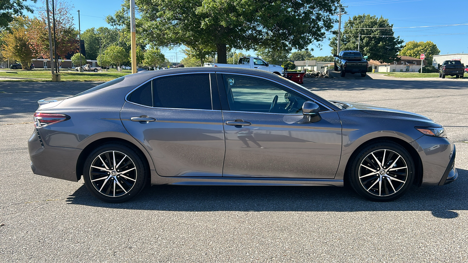 2023 Toyota Camry SE Nightshade 2