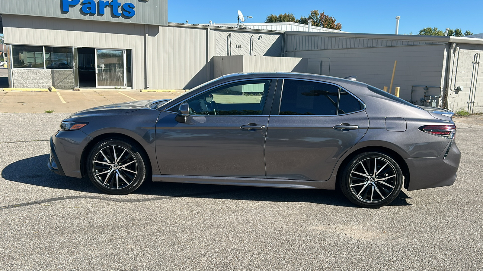 2023 Toyota Camry SE Nightshade 6