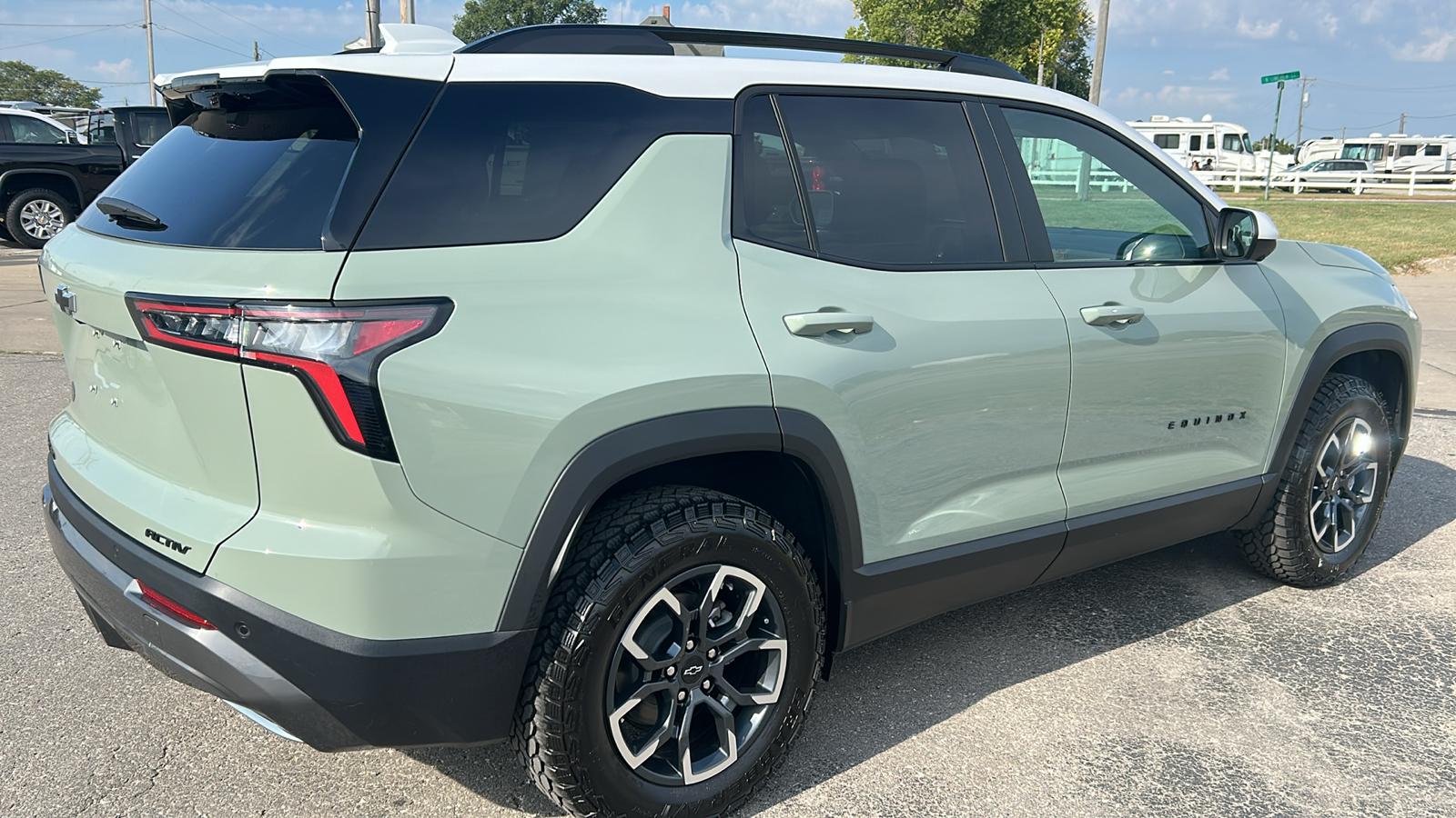 2025 Chevrolet Equinox ACTIV 3