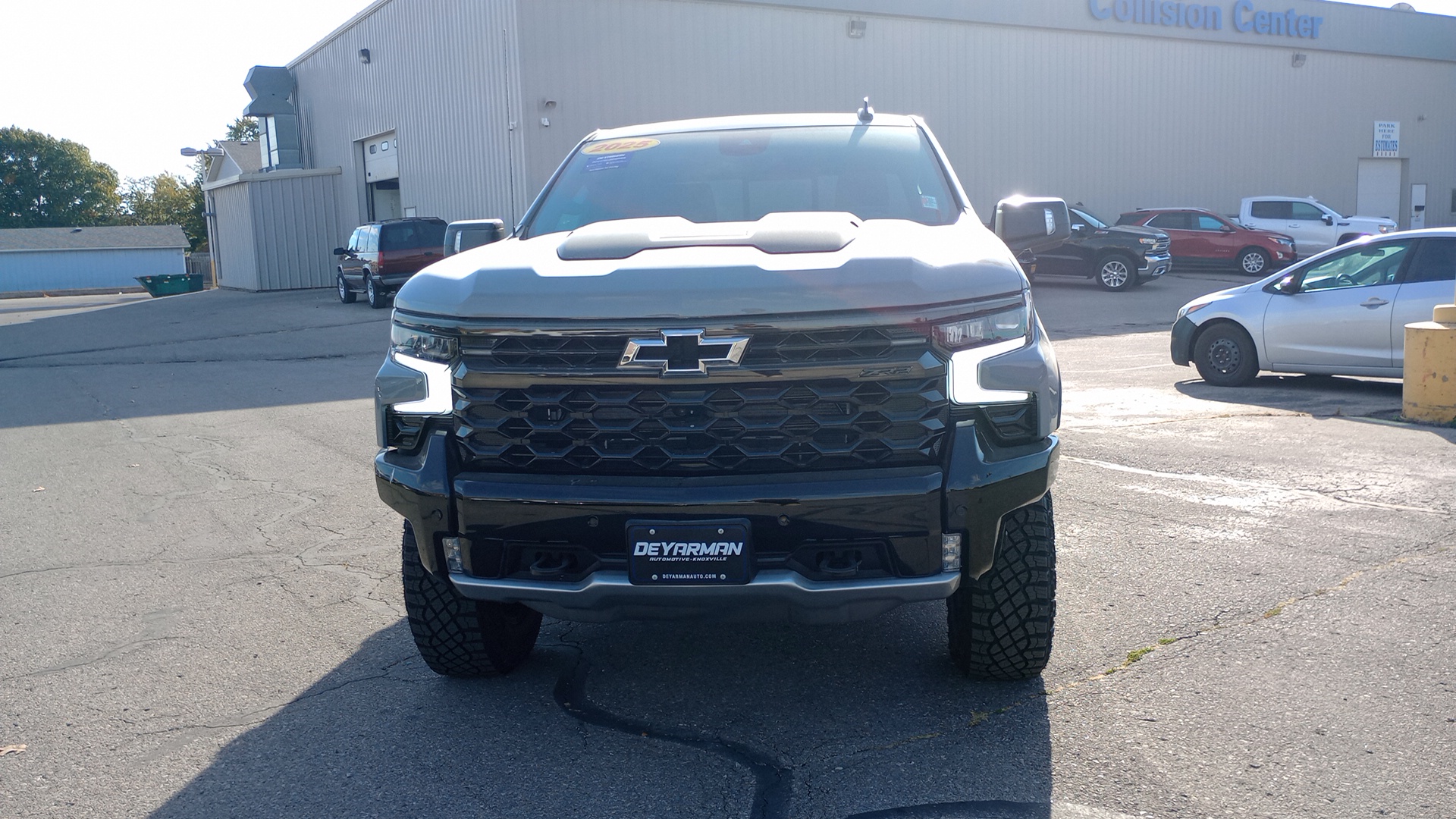 2025 Chevrolet Silverado 1500 ZR2 8