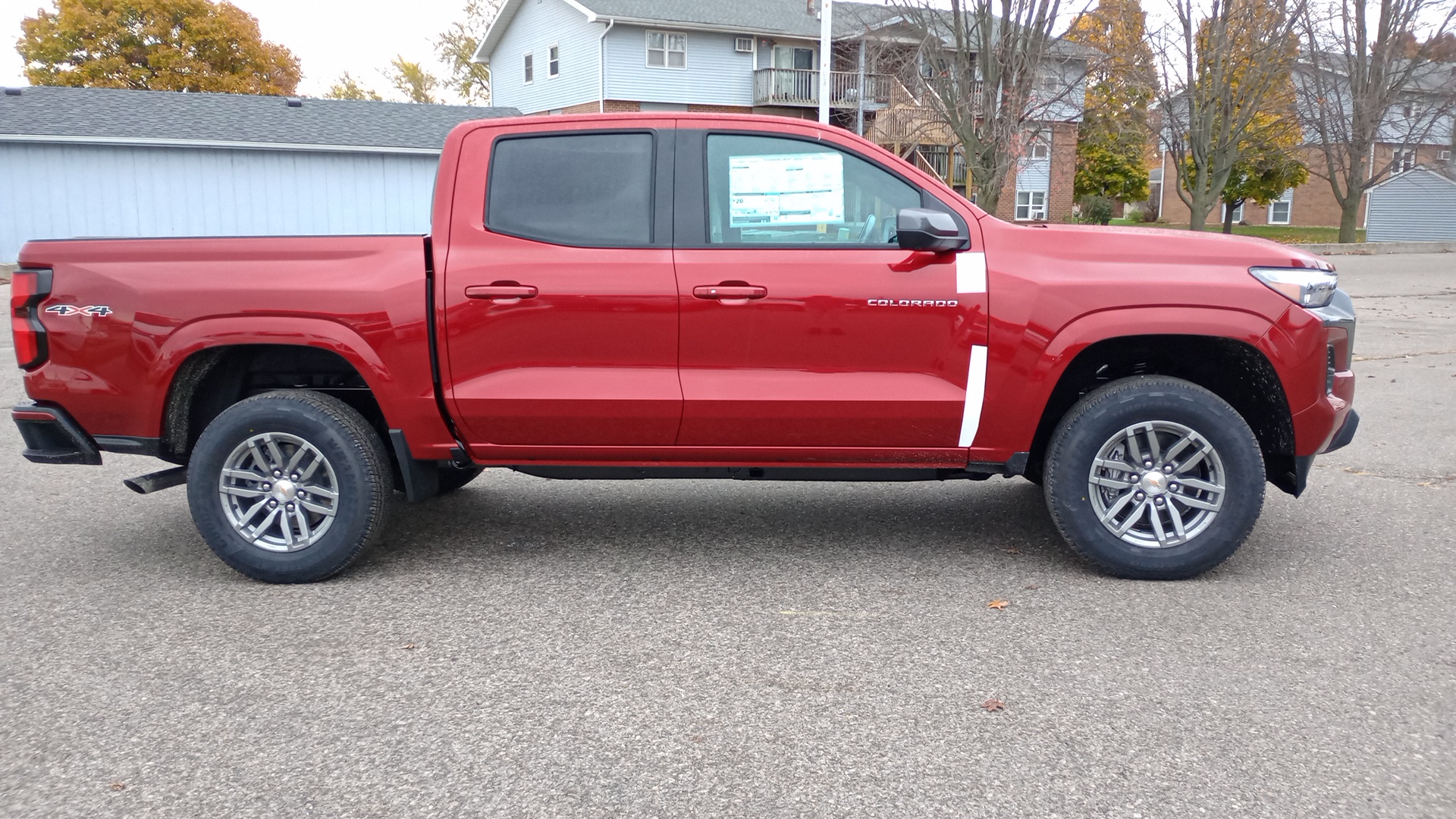 2024 Chevrolet Colorado LT 2