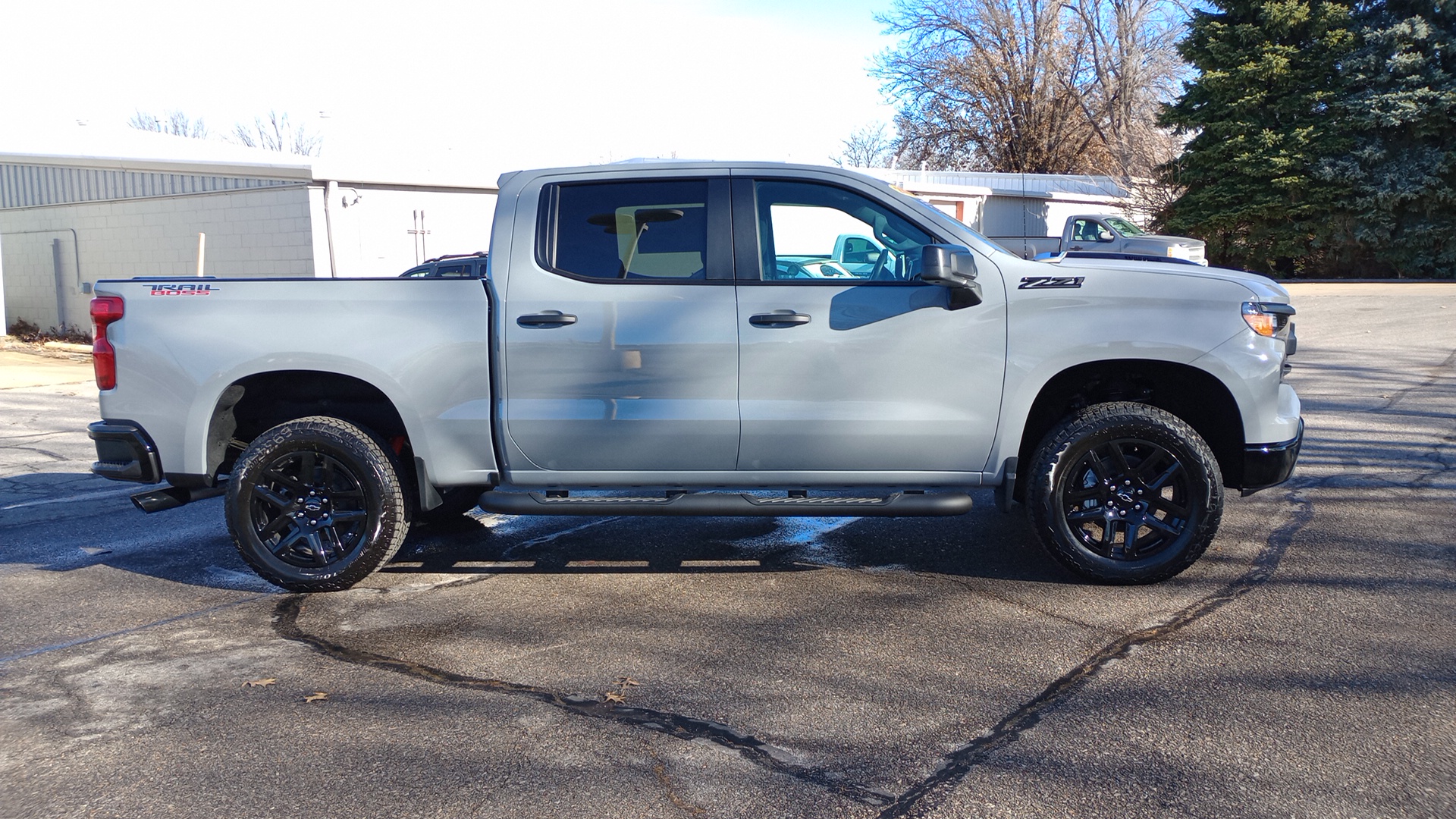 2025 Chevrolet Silverado 1500 Custom Trail Boss 2