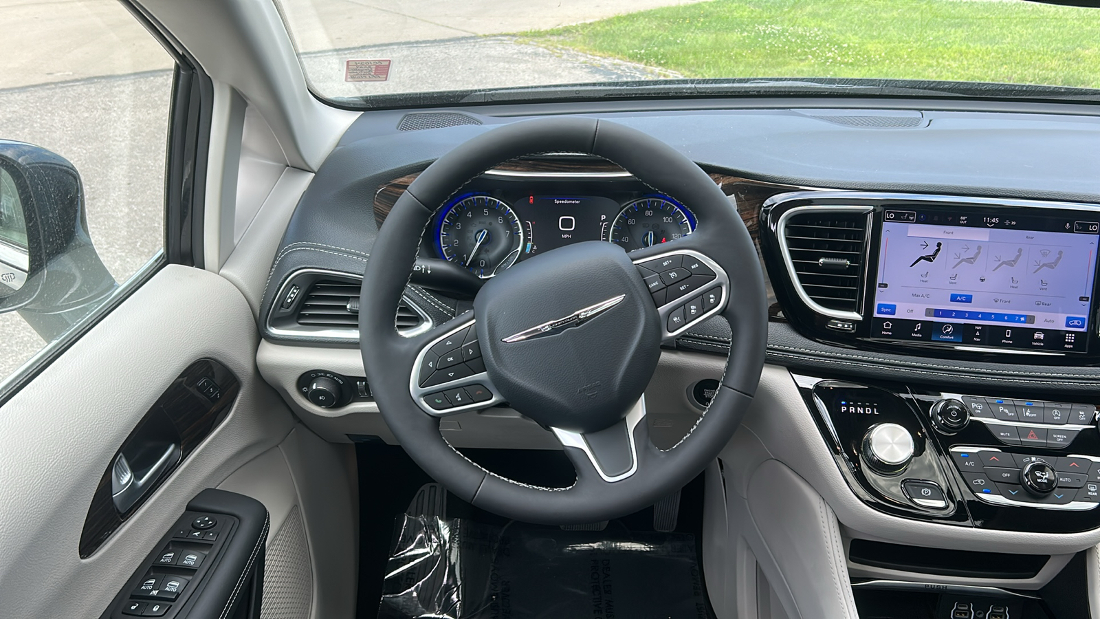 2024 Chrysler Pacifica Limited 21