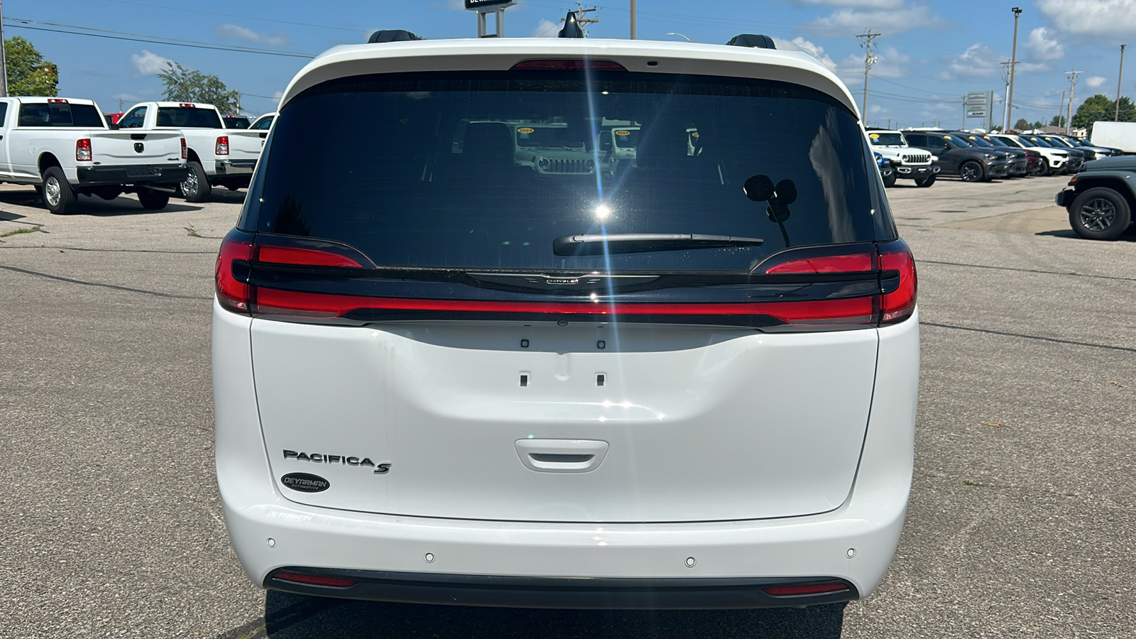 2024 Chrysler Pacifica Touring L 4