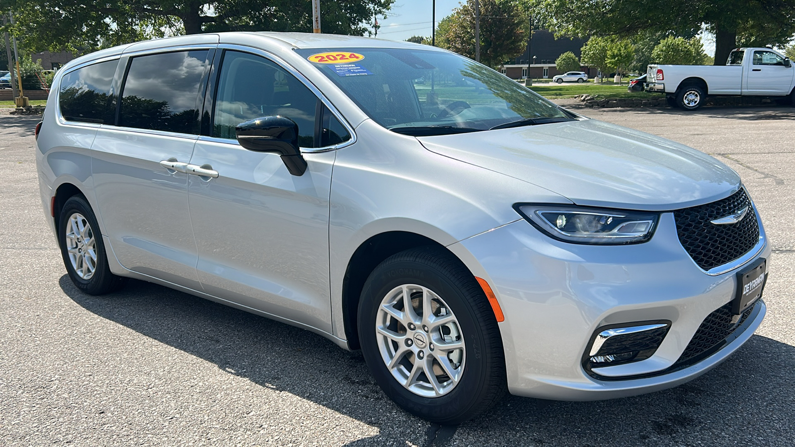 2024 Chrysler Pacifica Touring L 1