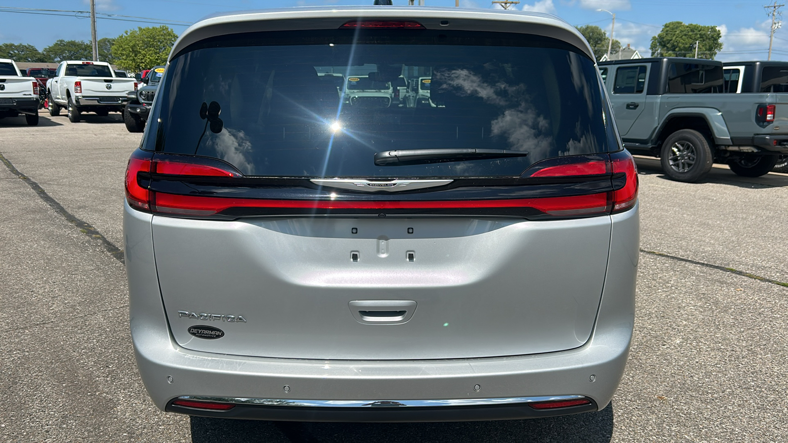 2024 Chrysler Pacifica Touring L 4