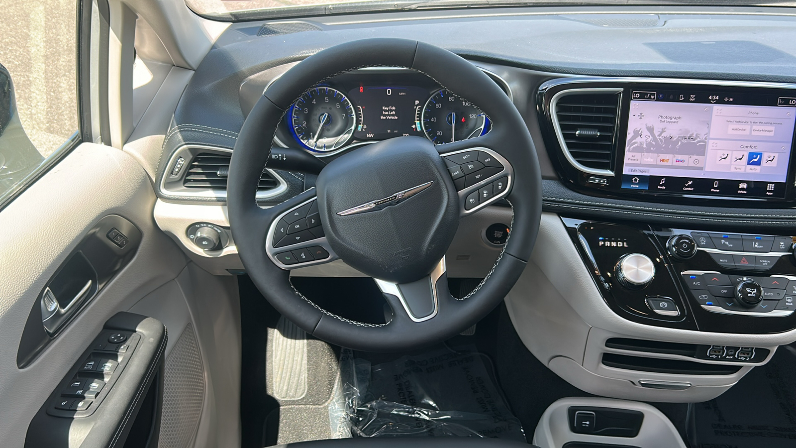 2024 Chrysler Pacifica Touring L 24