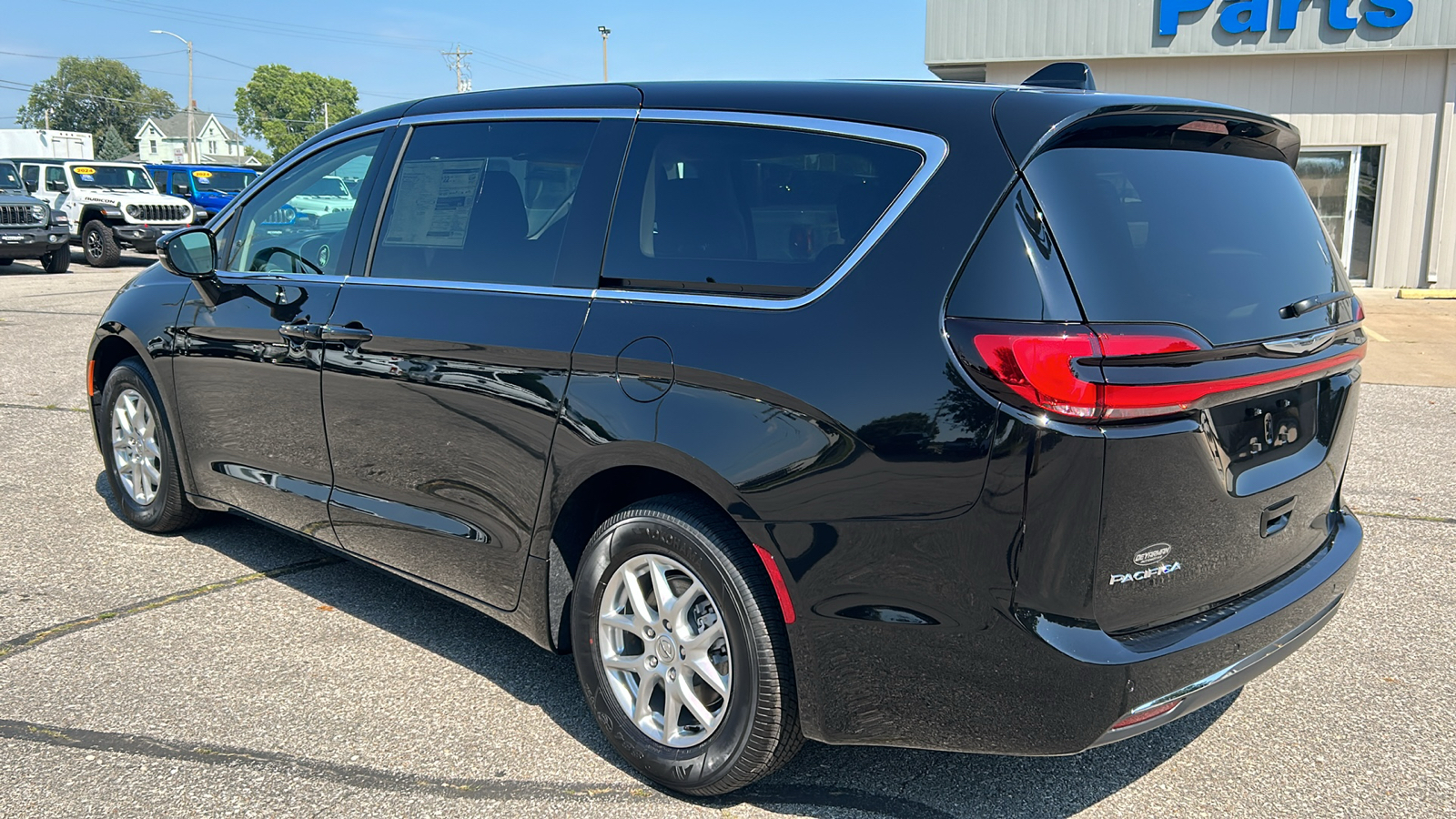 2024 Chrysler Pacifica Touring L 5