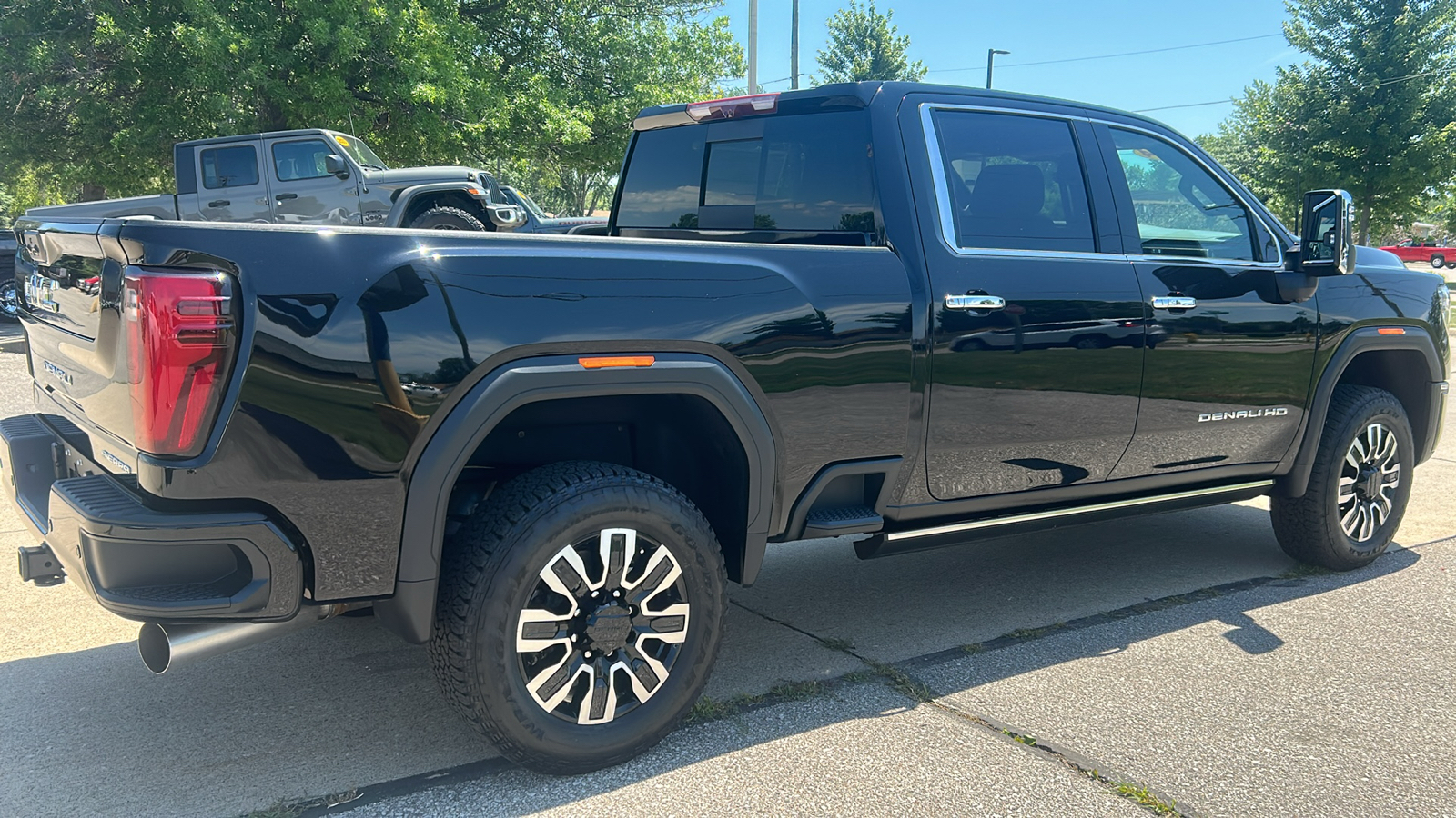 2024 GMC Sierra 2500HD Denali Ultimate 3