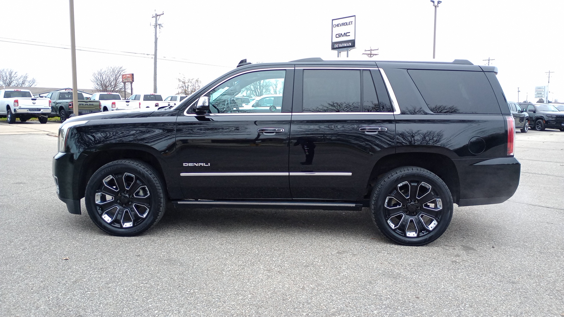 2019 GMC Yukon Denali 6