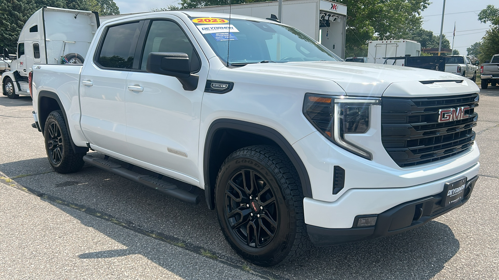 2023 GMC Sierra 1500 Elevation 1