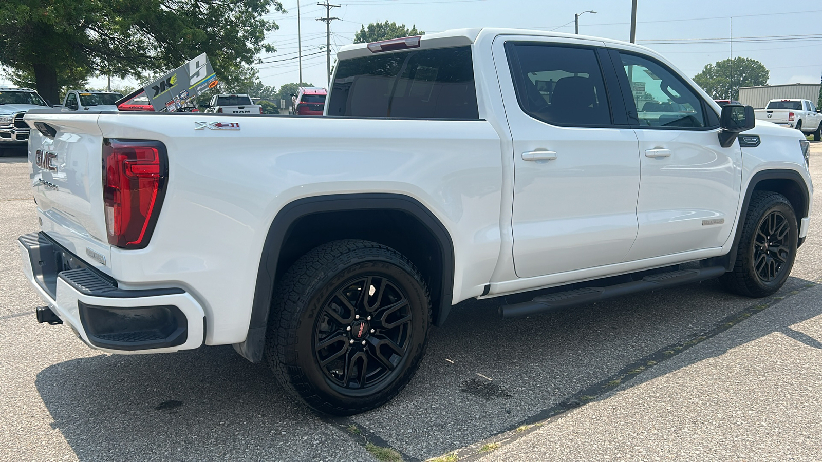 2023 GMC Sierra 1500 Elevation 3