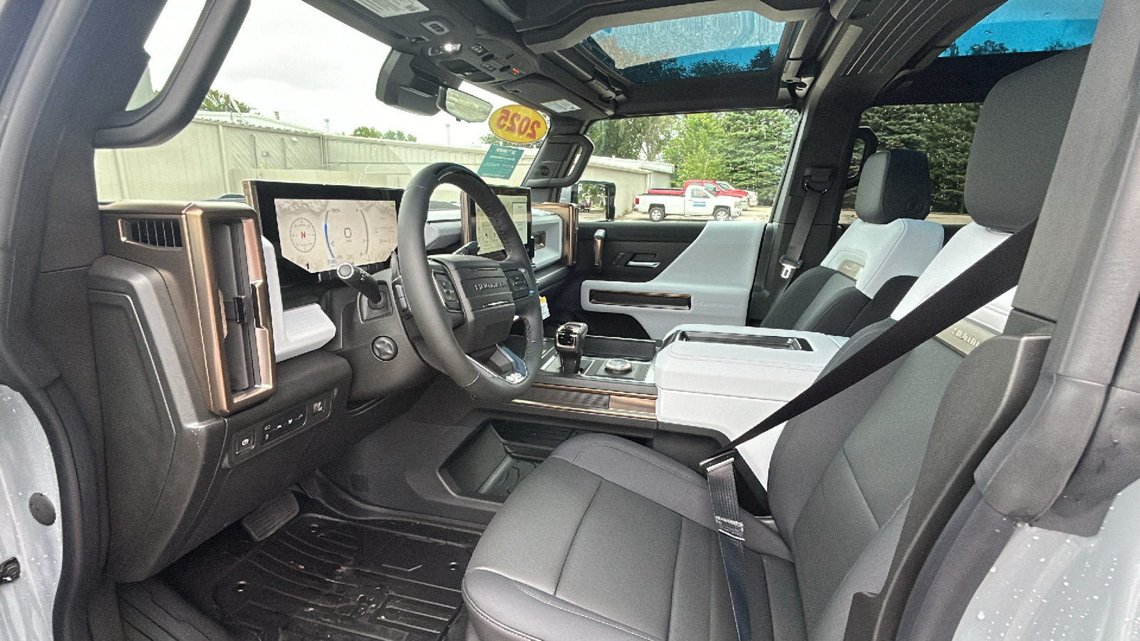 2025 GMC Hummer EV SUV 3X 14