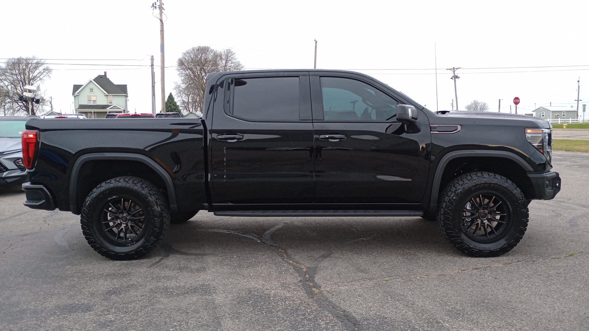 2023 GMC Sierra 1500 AT4X 2