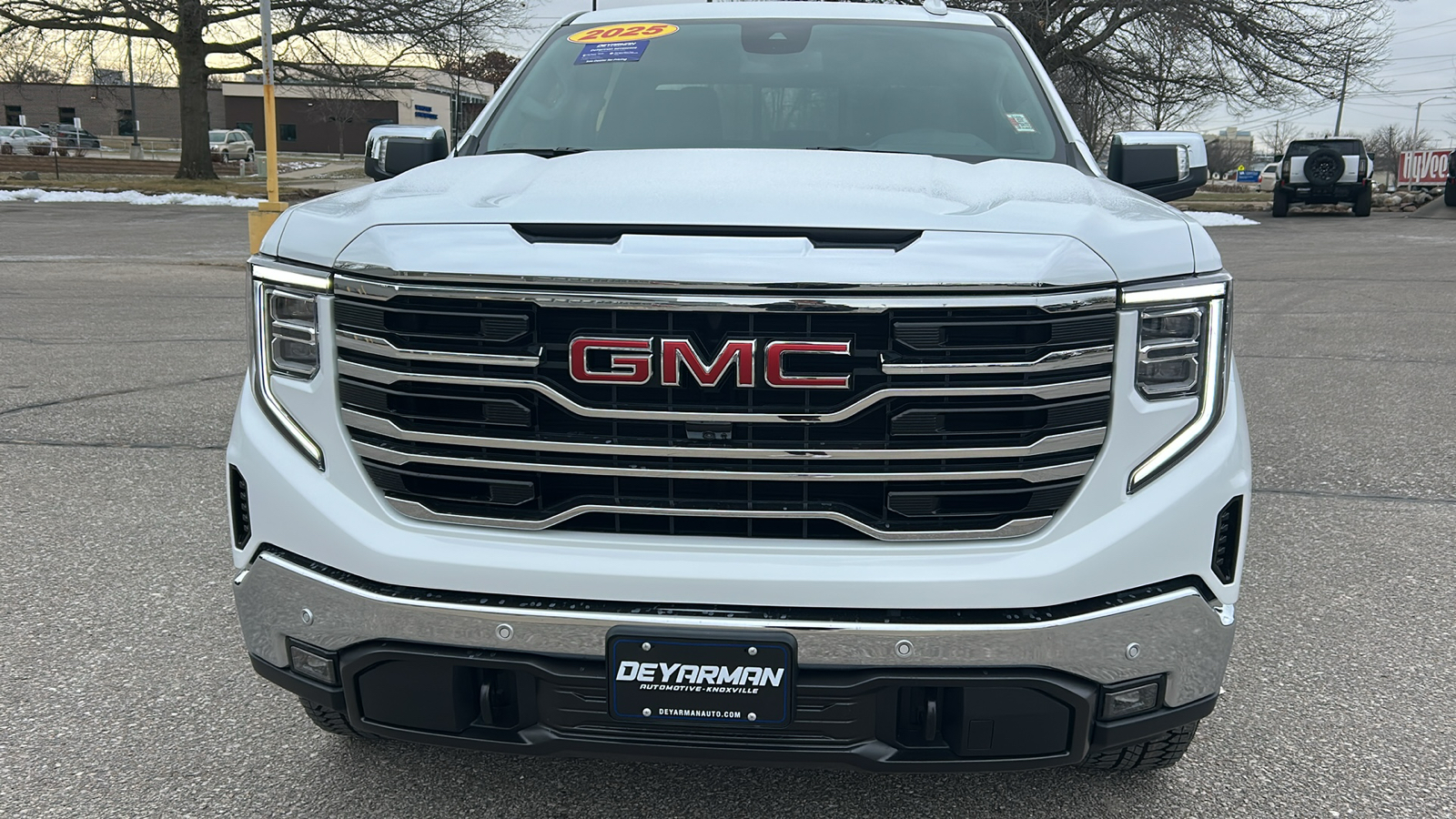 2025 GMC Sierra 1500 SLT 8