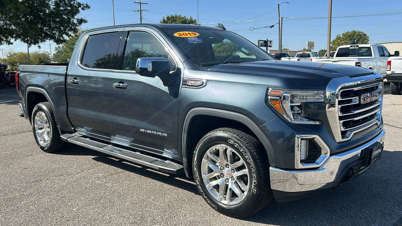 2019 GMC Sierra 1500 SLT 1